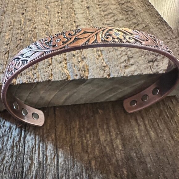 Boho Copper Floral Cuff Bangle Bracelet, Arthritis Relief, Gift Box - Picture 5 of 11